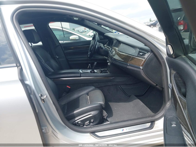 BMW ALPINA B7 4.4L V8 FI DOHC 32V NF4 Rear Wheel Drive - автомобили, коли, обяви за нови и употребявани 4