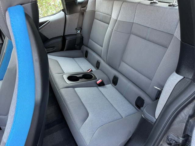 BMW i3 120AH/КАМЕРА/ТЕРМОПОМПА/ГАРАНЦИЯ/ГОЛЯМА НАВИГАЦИЯ - автомобили, коли, обяви за нови и употребявани 11