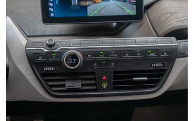 BMW i3 S/120ah/Adaptive LED/Подгрев/Exclusive/ - автомобили, коли, обяви за нови и употребявани 11