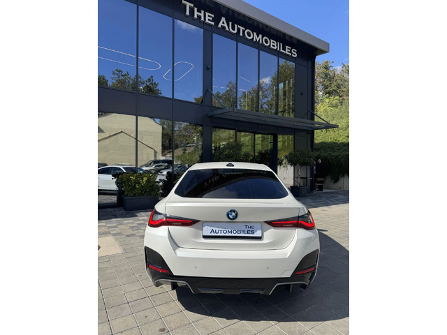 BMW i4 EDRIVE 40 - автомобили, коли, обяви за нови и употребявани 4