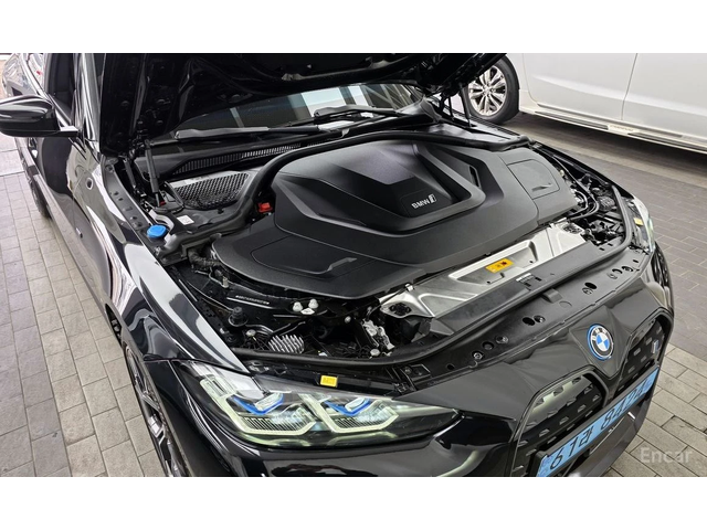 BMW i4 * eDrive40* M-SPORT PRO* - автомобили, коли, обяви за нови и употребявани 5