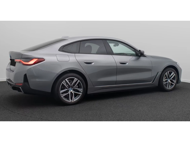 BMW i4 eDrive40* GranCoupe* H/K* Camera - автомобили, коли, обяви за нови и употребявани 2