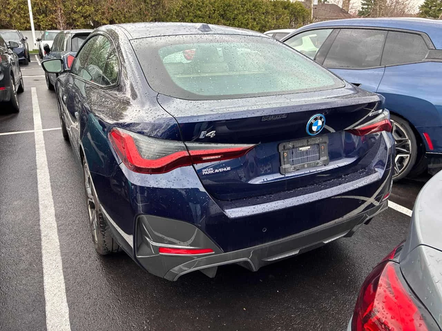 BMW i4 eDrive40 * KEYLESS * ПОДГРЕВ * ШИБИДАХ - автомобили, коли, обяви за нови и употребявани 3