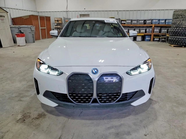 BMW i4 XDRIVE 40 - автомобили, коли, обяви за нови и употребявани 0
