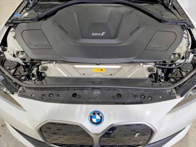 BMW i4 XDRIVE 40 - автомобили, коли, обяви за нови и употребявани 10
