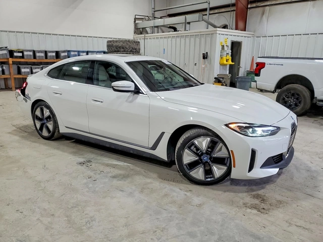 BMW i4 XDRIVE 40 - автомобили, коли, обяви за нови и употребявани 2