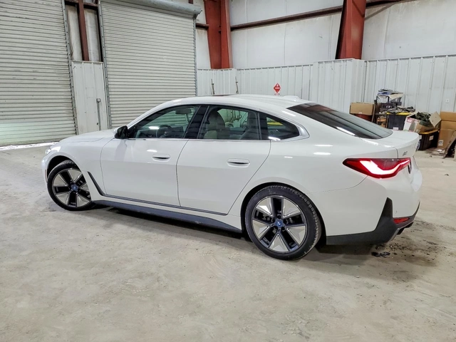 BMW i4 XDRIVE 40 - автомобили, коли, обяви за нови и употребявани 3