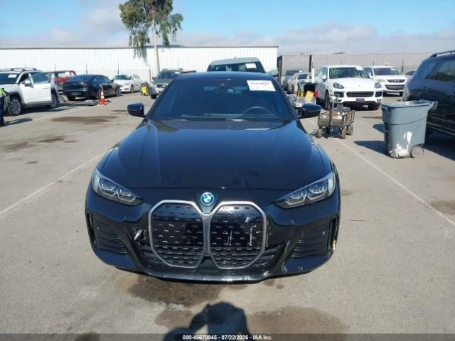 BMW i4 eDrive40* КОЖА* ПОДГРЕВ* HARMAN KARDON* PANO* - автомобили, коли, обяви за нови и употребявани 10