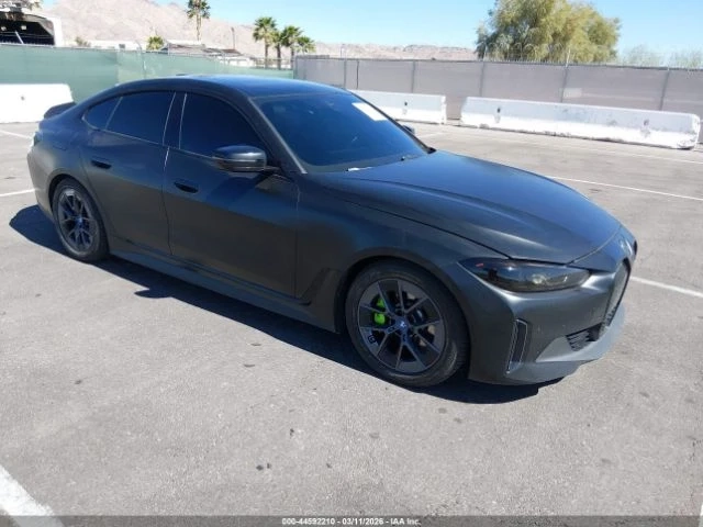 BMW i4 eDrive40* КОЖА* ПОДГРЕВ* ПАНОРАМА* КАМЕРА* KEYLESS - автомобили, коли, обяви за нови и употребявани 0