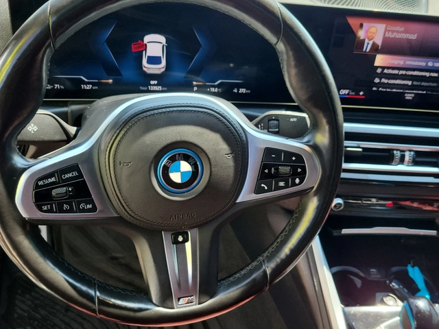 BMW i4 eDrive40 Gran Coupé / Panorama / - автомобили, коли, обяви за нови и употребявани 12