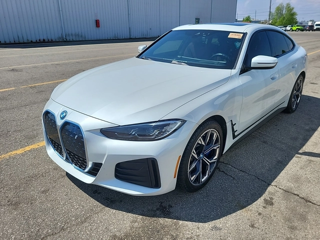 BMW i4 eDrive40 Gran Coupé / Panorama / - автомобили, коли, обяви за нови и употребявани 2