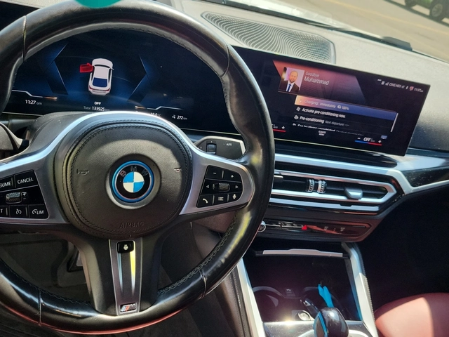 BMW i4 eDrive40 Gran Coupé / Panorama / - автомобили, коли, обяви за нови и употребявани 8