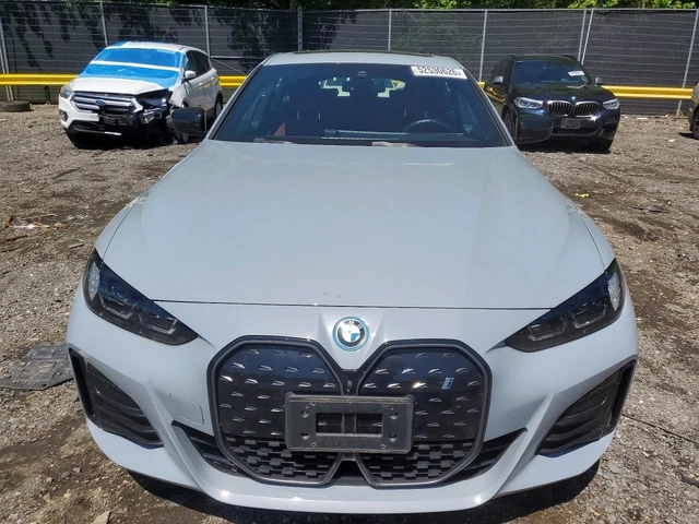 BMW i4 XDRIVE 40 - автомобили, коли, обяви за нови и употребявани 1