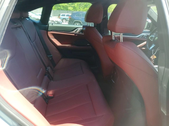 BMW i4 XDRIVE 40 - автомобили, коли, обяви за нови и употребявани 9