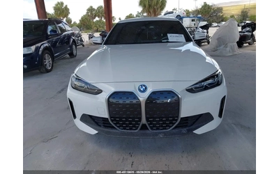 BMW i4 EDRIVE40 - автомобили, коли, обяви за нови и употребявани 11