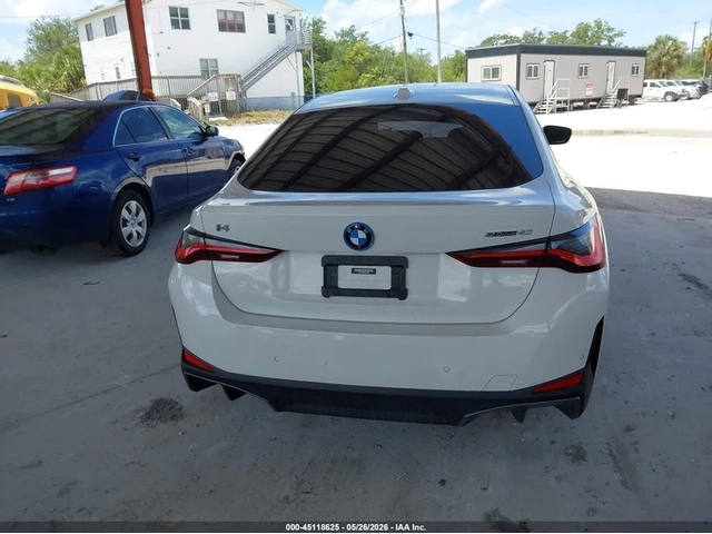 BMW i4 EDRIVE40 - автомобили, коли, обяви за нови и употребявани 14