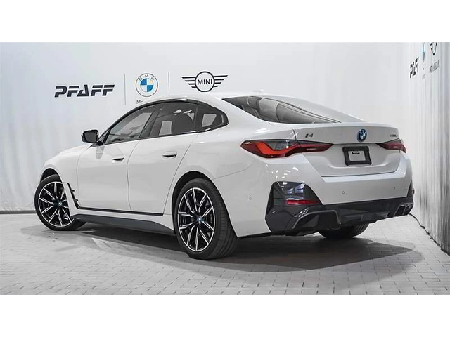 BMW i4 * 360Кам* HUP* HARMAN KARDON* PANO* - автомобили, коли, обяви за нови и употребявани 3