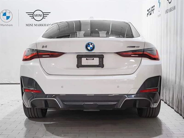 BMW i4 * 360Кам* HUP* HARMAN KARDON* PANO* - автомобили, коли, обяви за нови и употребявани 4