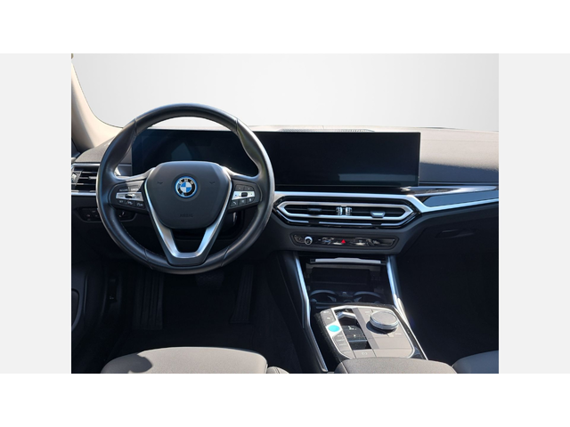 BMW i4 eDrive40 - автомобили, коли, обяви за нови и употребявани 6