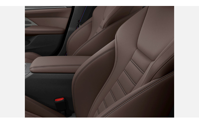 BMW i4 eDrive40 Gran Coupe - автомобили, коли, обяви за нови и употребявани 7