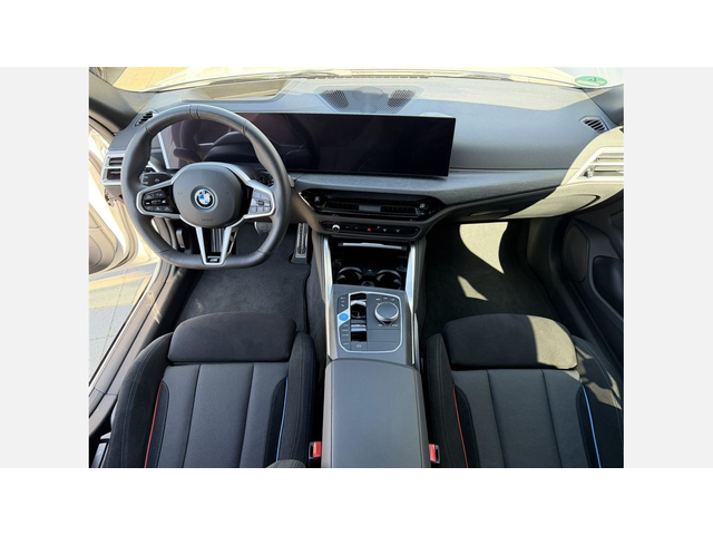 BMW i4 eDrive40 Гран Купе - автомобили, коли, обяви за нови и употребявани 6
