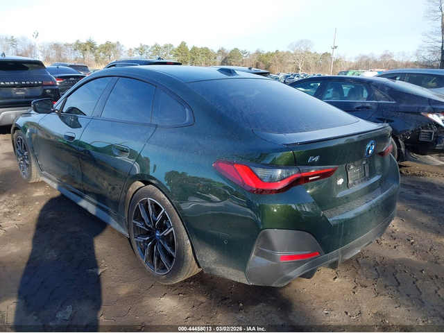 BMW i4 ELECTRIC All Wheel Drive - автомобили, коли, обяви за нови и употребявани 2