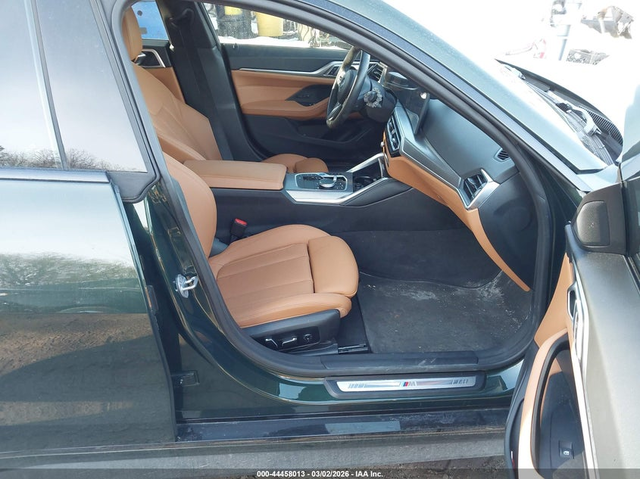 BMW i4 ELECTRIC All Wheel Drive - автомобили, коли, обяви за нови и употребявани 4