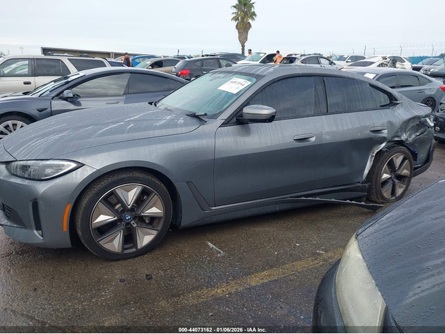 BMW i4 ELECTRIC Rear Wheel Drive - автомобили, коли, обяви за нови и употребявани 13