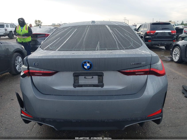 BMW i4 ELECTRIC Rear Wheel Drive - автомобили, коли, обяви за нови и употребявани 15