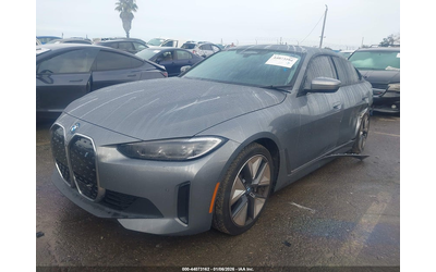 bmw-i4-electric-rear-wheel-drive - 1