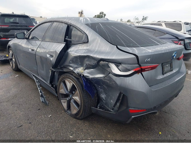 BMW i4 ELECTRIC Rear Wheel Drive - автомобили, коли, обяви за нови и употребявани 2