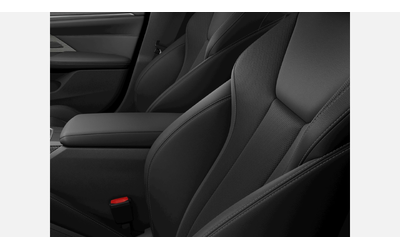 BMW i4 M50 xDrive Gran Coupe - автомобили, коли, обяви за нови и употребявани 7