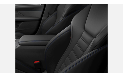 BMW i4 xDrive40 Gran Coupe - автомобили, коли, обяви за нови и употребявани 8