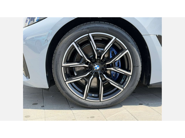 BMW i4 xDrive40 Gran Coupe - автомобили, коли, обяви за нови и употребявани 4