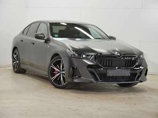 BMW i5 eDrive40 M SPORT - автомобили, коли, обяви за нови и употребявани 0