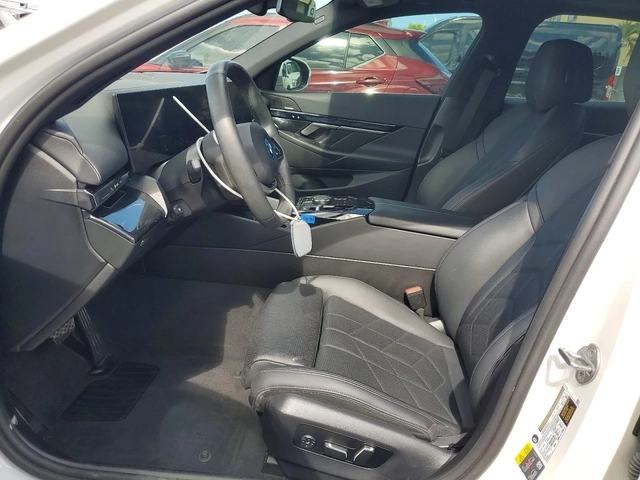 BMW i5 EDRIVE 40 - автомобили, коли, обяви за нови и употребявани 6