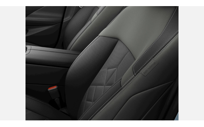 BMW i5 eDrive40 Sedan - автомобили, коли, обяви за нови и употребявани 7