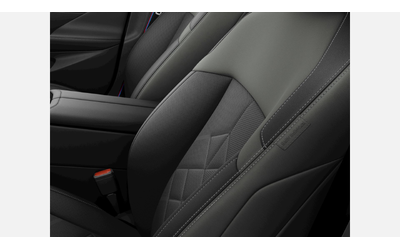 BMW i5 eDrive40 Touring - автомобили, коли, обяви за нови и употребявани 7