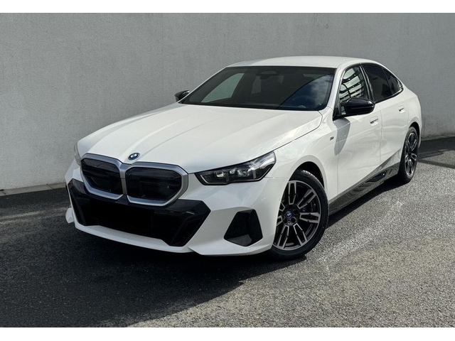 BMW i5 i5 M60 xDrive - автомобили, коли, обяви за нови и употребявани 0