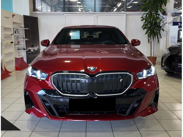 BMW i5 i5 xDrive40 M-Sport - автомобили, коли, обяви за нови и употребявани 1