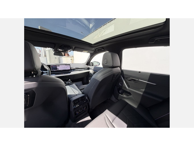 BMW i5 M60 xDrive - автомобили, коли, обяви за нови и употребявани 10