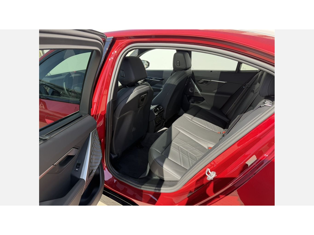 BMW i5 M60 xDrive - автомобили, коли, обяви за нови и употребявани 9