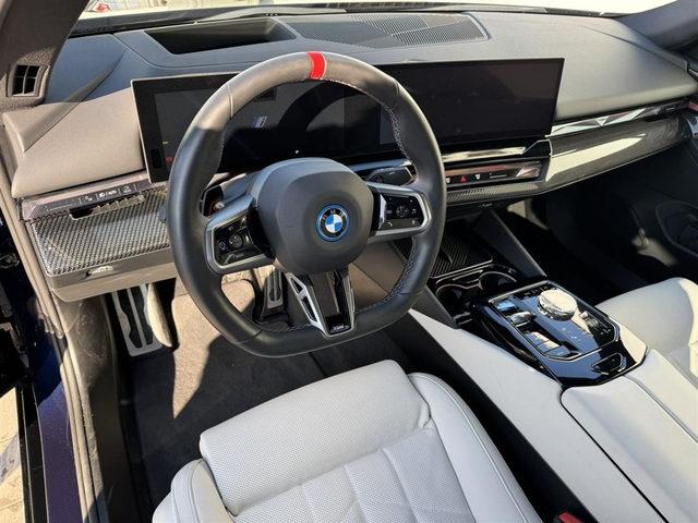 BMW i5 M60 xDrive - автомобили, коли, обяви за нови и употребявани 5