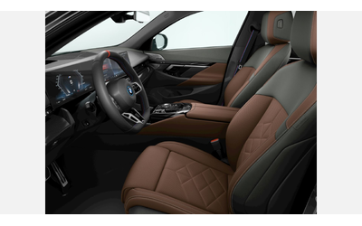 BMW i5 M60 xDrive Touring - автомобили, коли, обяви за нови и употребявани 6