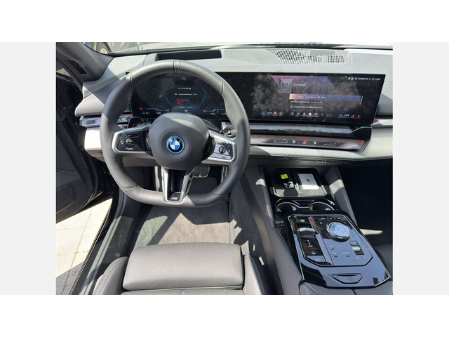 BMW i5 xDrive40 - автомобили, коли, обяви за нови и употребявани 10