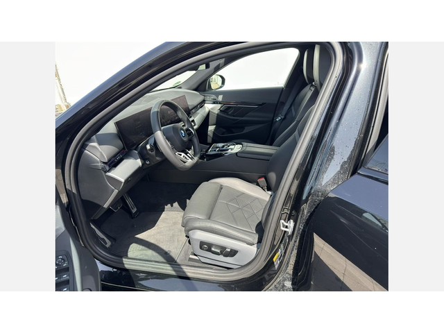 BMW i5 xDrive40 - автомобили, коли, обяви за нови и употребявани 7