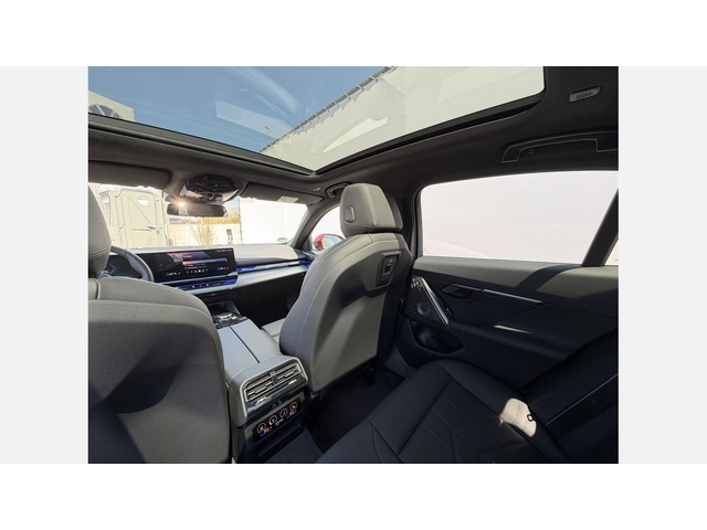 BMW i5 xDrive40 - автомобили, коли, обяви за нови и употребявани 10