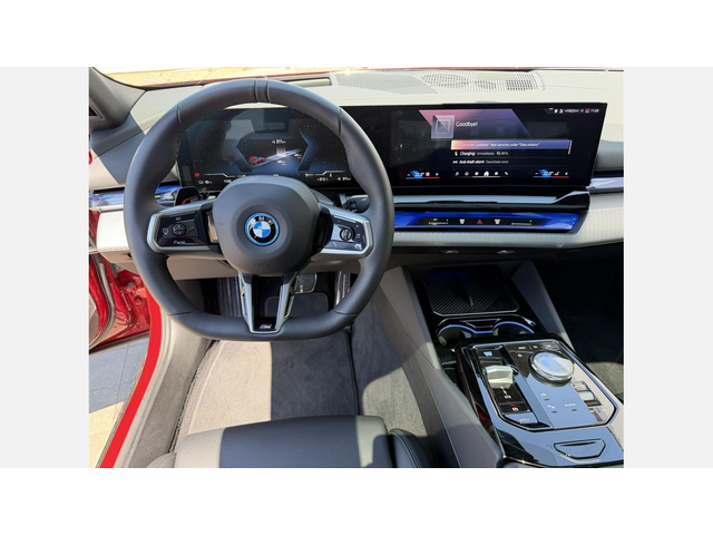 BMW i5 xDrive40 - автомобили, коли, обяви за нови и употребявани 11