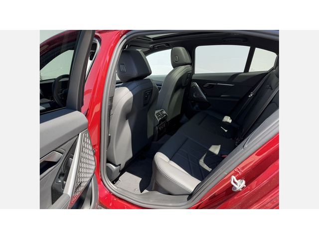 BMW i5 xDrive40 - автомобили, коли, обяви за нови и употребявани 9