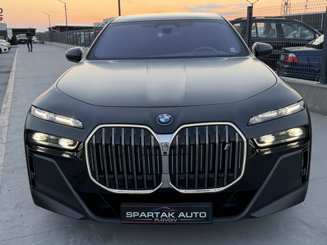 BMW i7 2023г.* 127.000КМ* ТОП* FULL MAXX* Сервизна История* - автомобили, коли, обяви за нови и употребявани 1